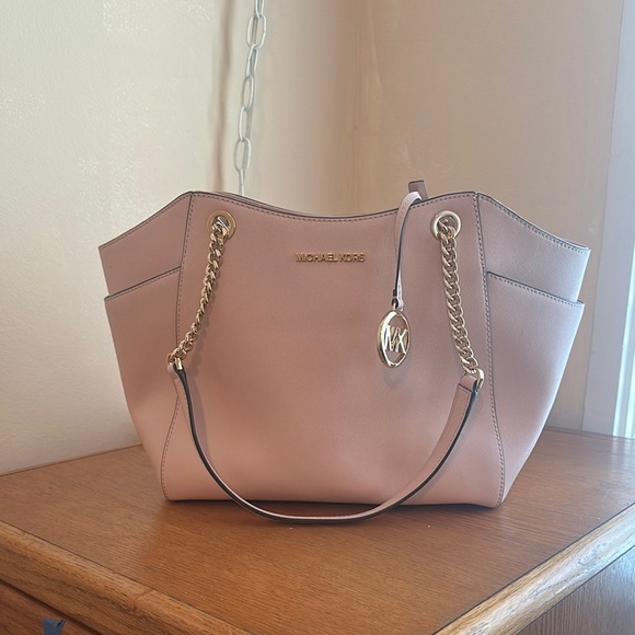 Michael Kors Pink Shoulder Bag with Elegant Design - Picture 1 of 3